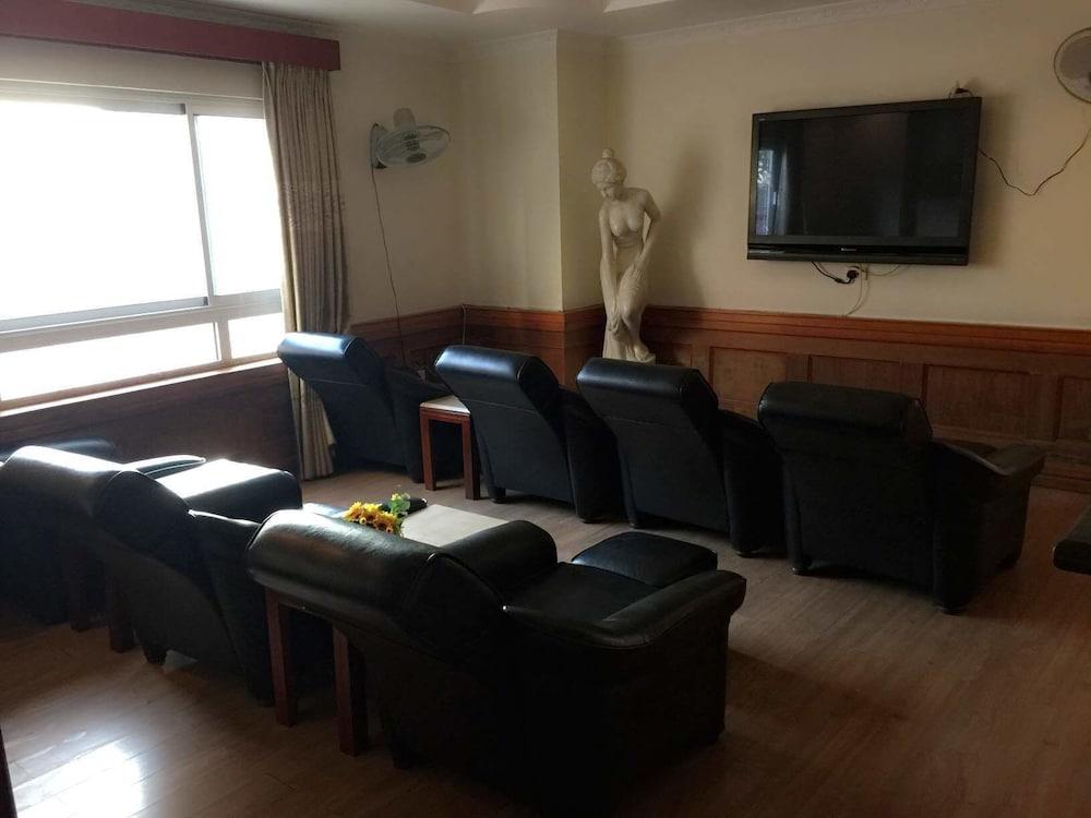 A25 Hotel - Bach Mai Hanoi Exteriör bild
